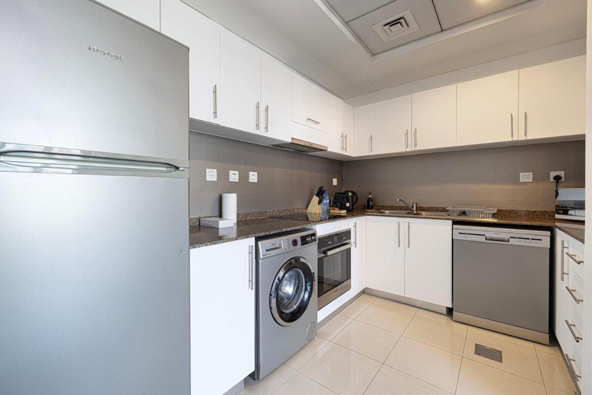 Panoramic Marina View - 1br - Walk To The Apartment *